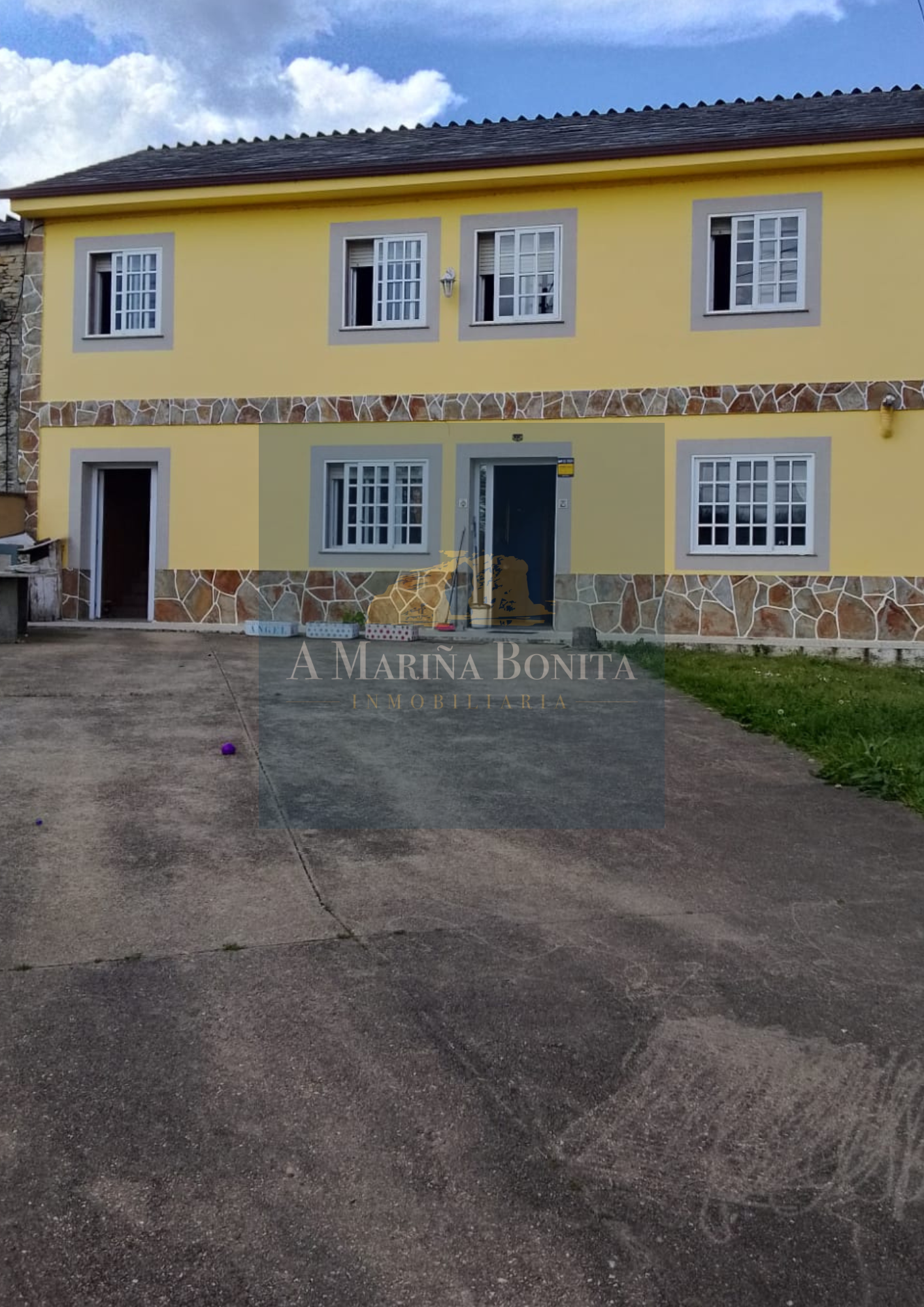 Se Vende Precioso Chalet en Entorno Natural Único