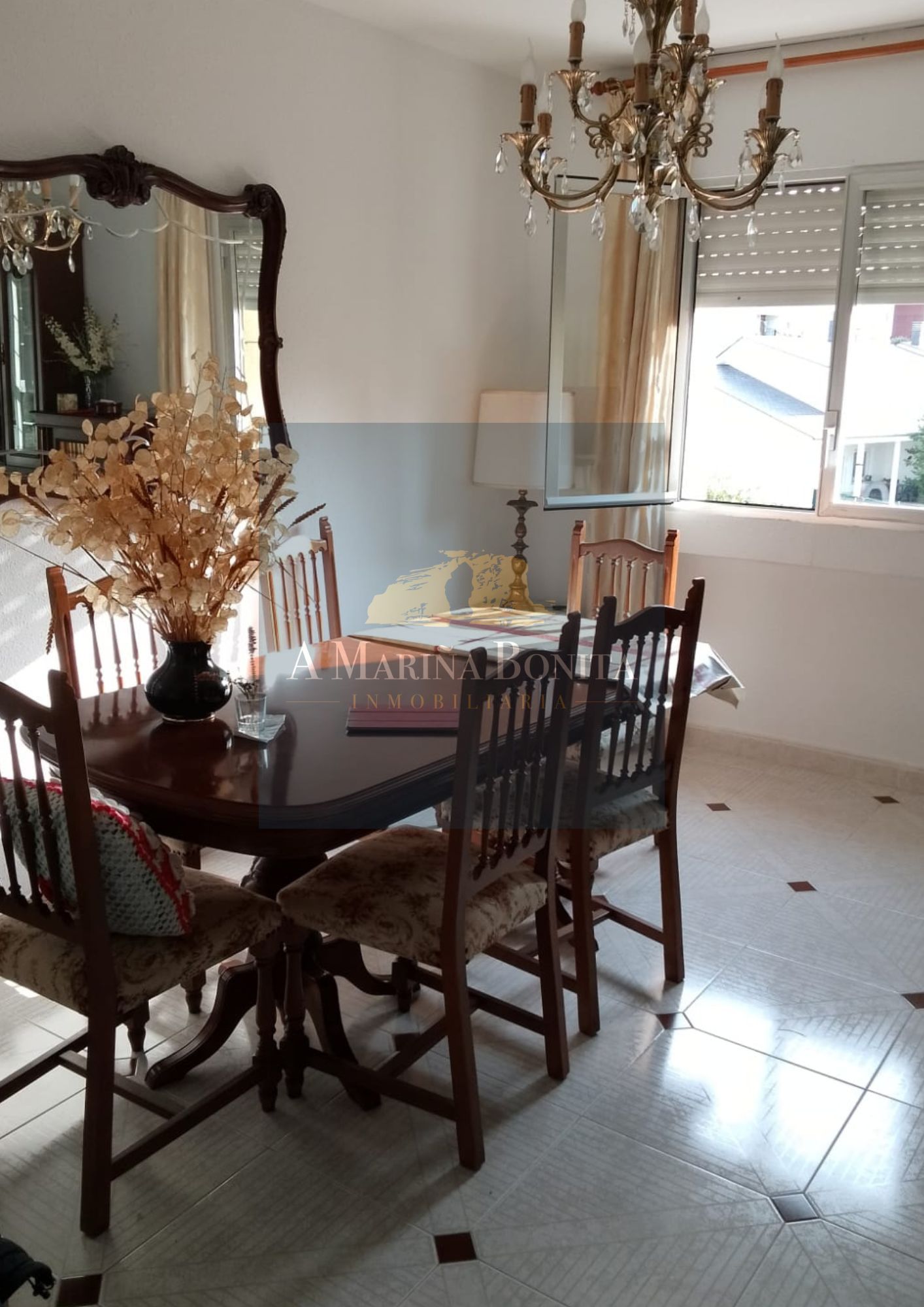 ¡SE VENDE PISO AMPLIO Y LUMINOSO