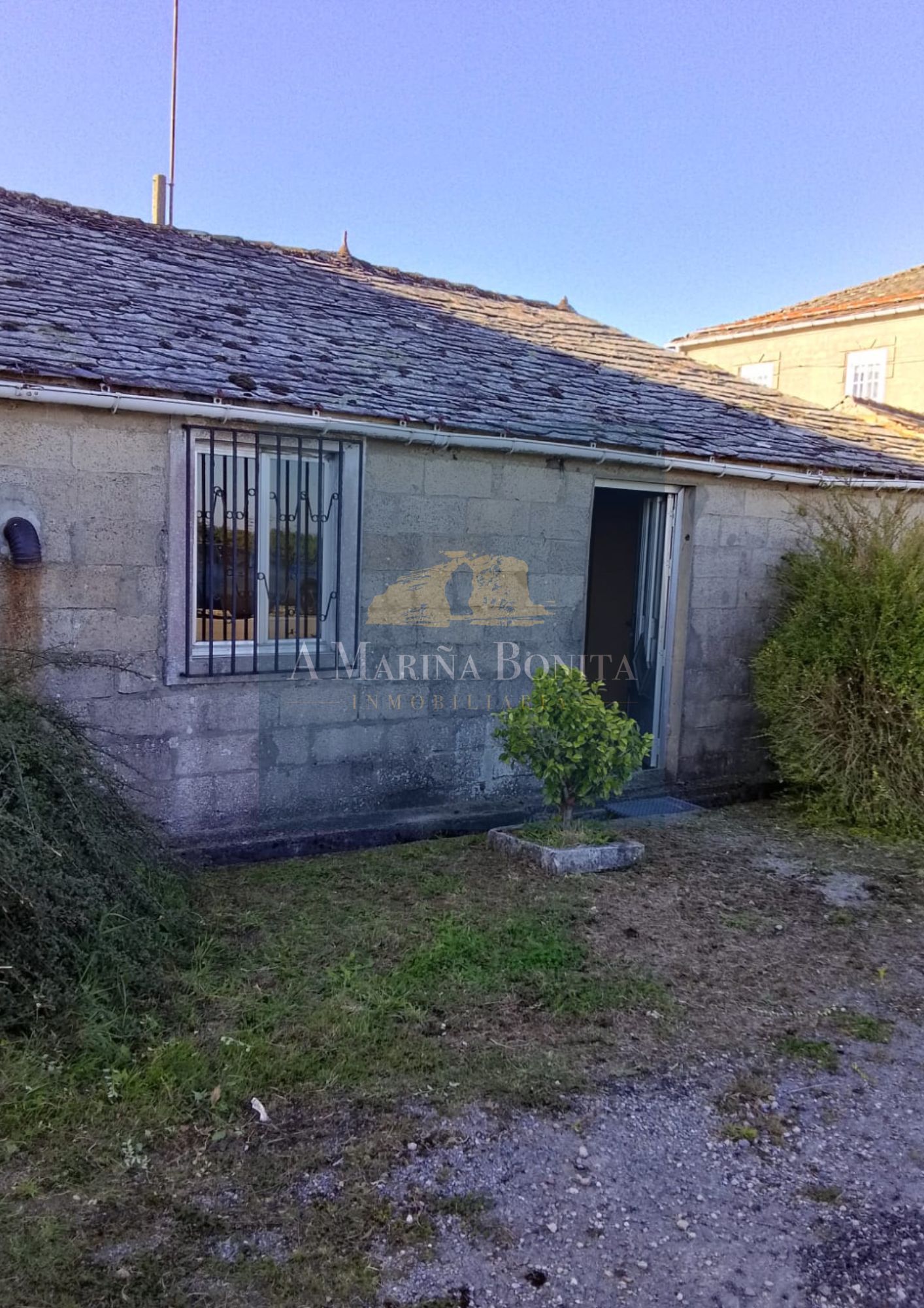 Casa con Nave y Terreno en Puente Nuevo, a 30 km de Meira