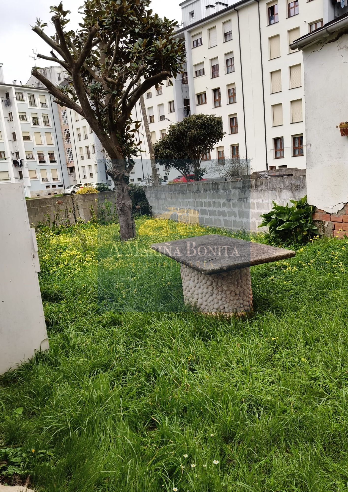 Se vende conjunto de vivienda con bajo – Vegadeo